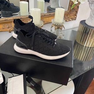 Chanel sneakers size 40